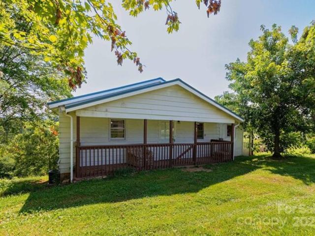 House for sale in Weaverville