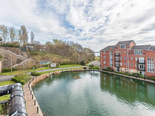 Apartment for rent in Calderstones
