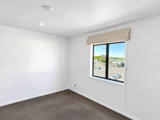 Townhouse for rent in One Tree Hill, Maungakiekie-Tāmaki