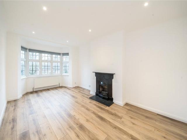 Apartment for rent in London Borough of Barnet, Greater London