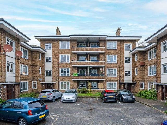 Apartment for rent in Grove Park, Greater London