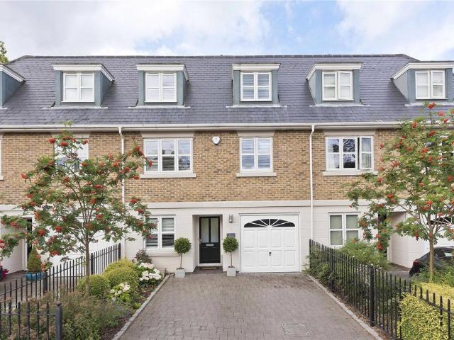 House for rent in Blackhills, Surrey