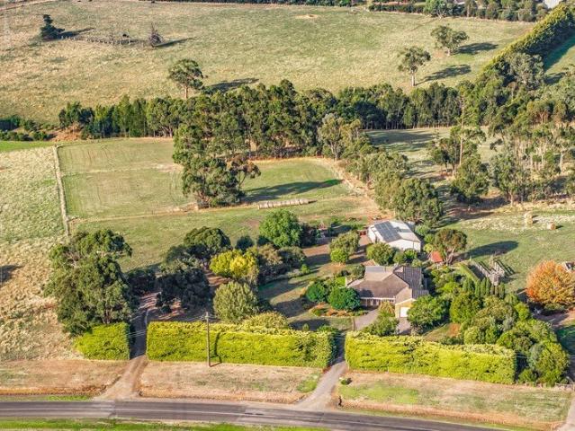 House for sale in Elliminyt, Victoria