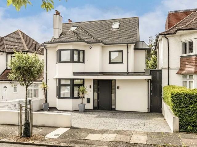 House for rent in Hendon Central, The Hyde