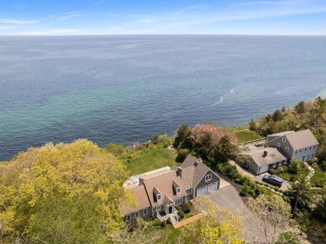 House for sale in Manomet, Massachusetts