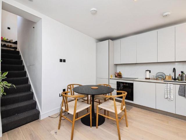 Apartment for rent in Teesdale Estate, Greater London