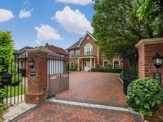 House for rent in Beaconsfield, Forty Green