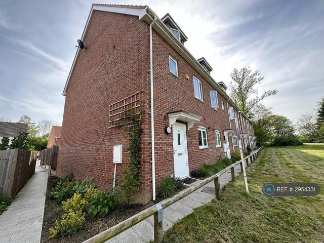 House for rent in Navestock Side, Essex