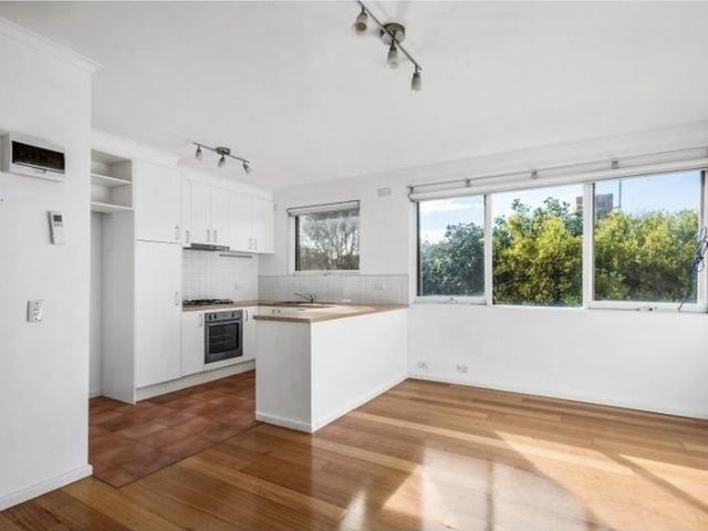 Apartment for sale in Parkdale, Melbourne