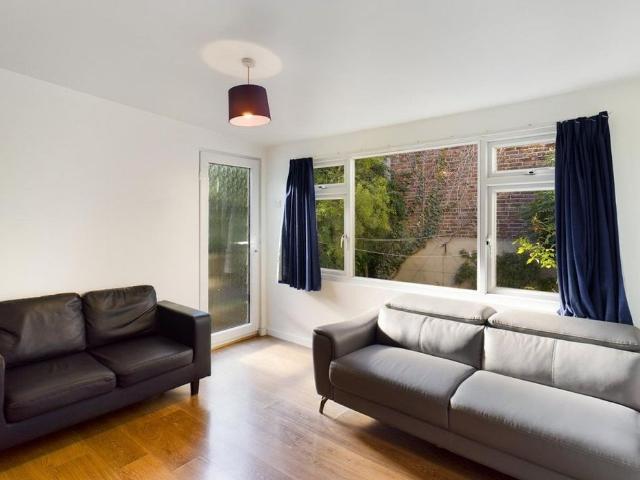 Room for rent in Round Hill, Brighton & Hove