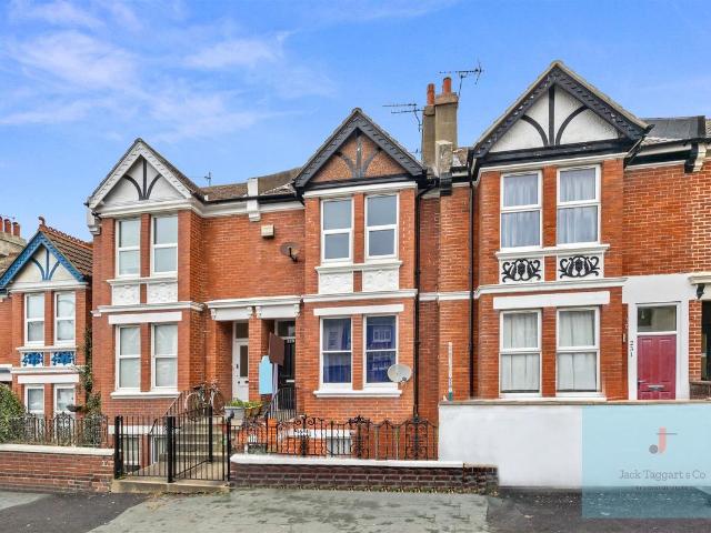 Apartment for rent in Whitehawk, Brighton & Hove