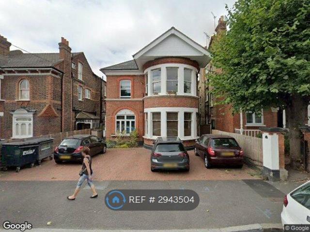 Apartment for rent in London Borough of Merton, Merton Park