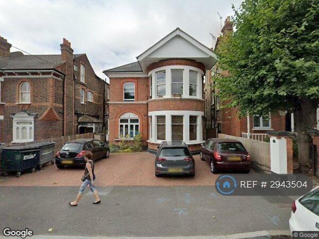 Apartment for rent in London Borough of Merton, Merton Park