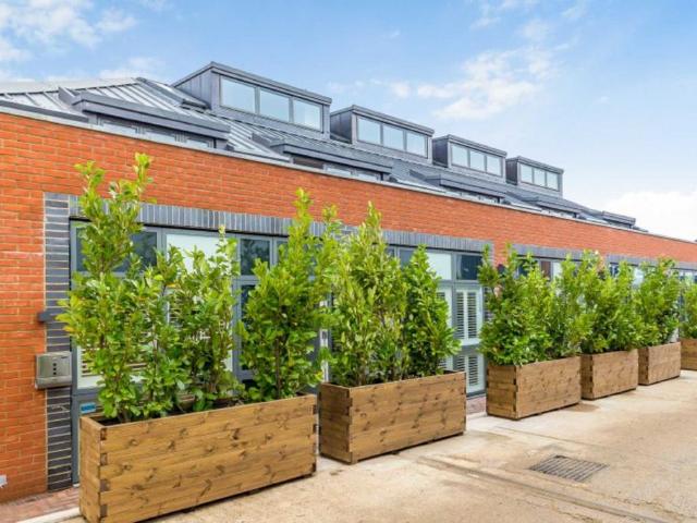 House for rent in London Borough of Merton, Merton Park