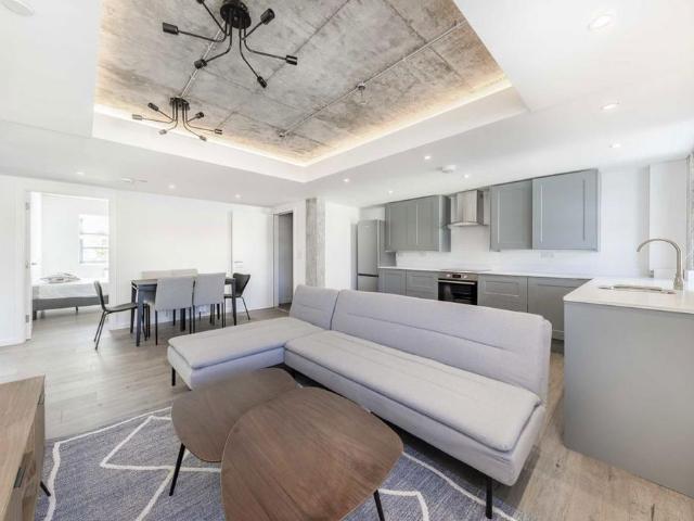 Apartment for rent in London Borough of Merton, Merton Park