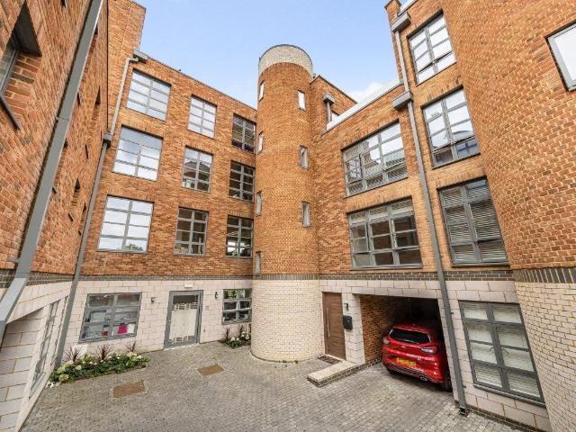 House for rent in London Borough of Merton, Greater London