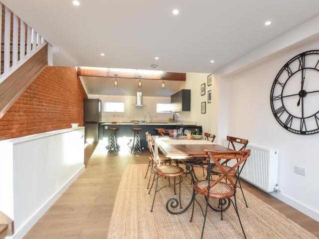 House for rent in London Borough of Merton, Merton Park