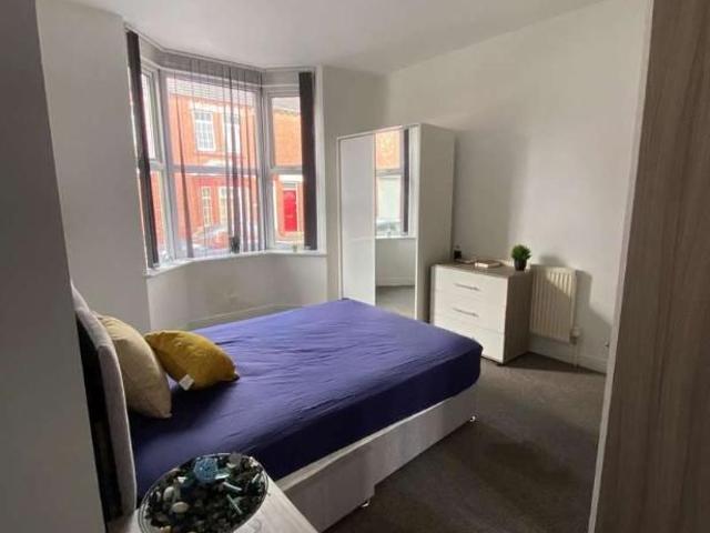 Room for rent in Hyde Park, South Yorkshire