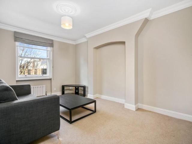 House for rent in Brompton, Greater London