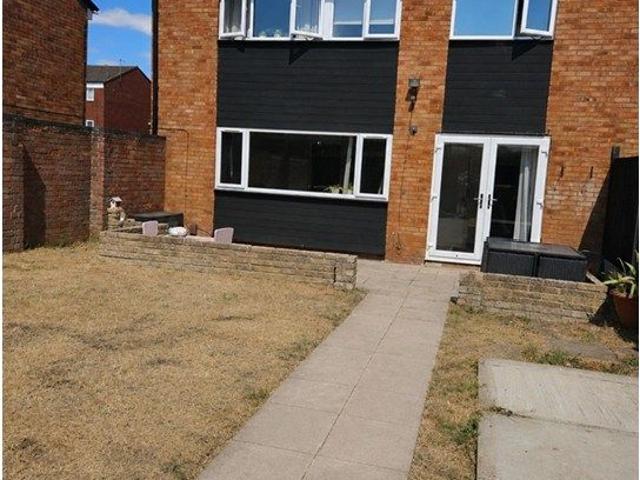 House for rent in Houghton Regis, Bedfordshire