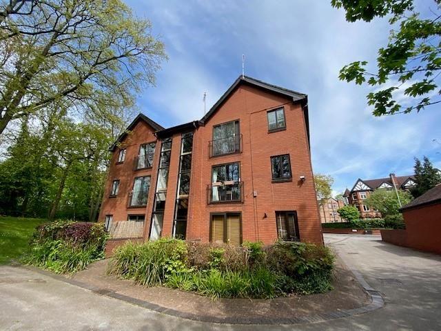 Studio for rent in Didsbury, Manchester