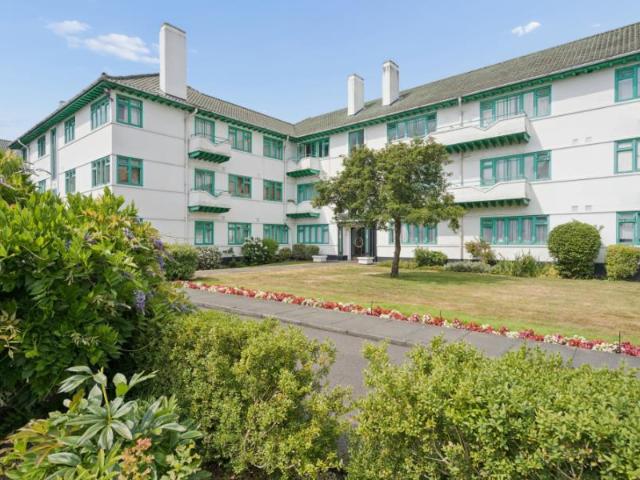 Apartment for rent in Pinner, Greater London
