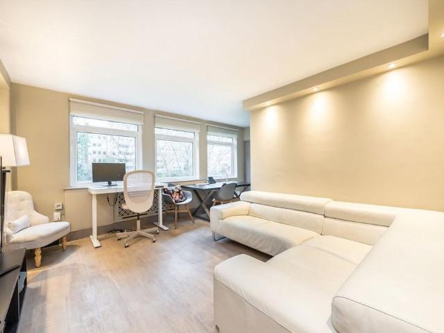 House for rent in Brompton, Greater London