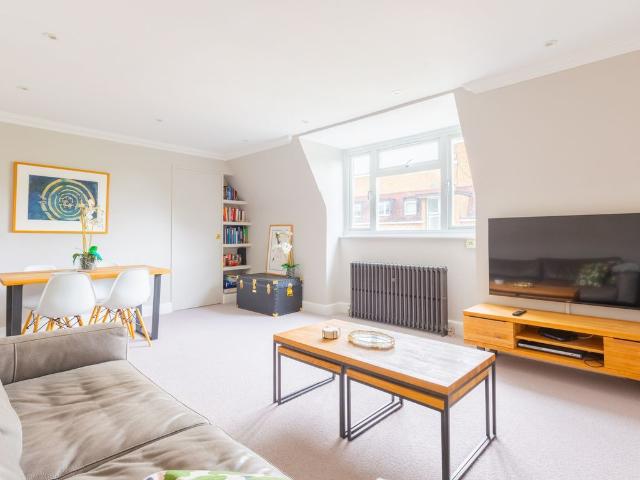 Apartment for rent in Brompton, Greater London