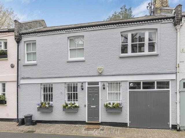 House for rent in Brompton, Greater London