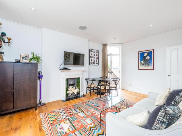 House for rent in Brompton, Greater London