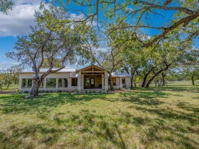 House for sale in Center Point, Texas