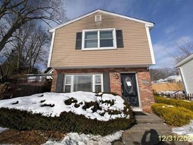 House for sale in Baldwin Place, New York