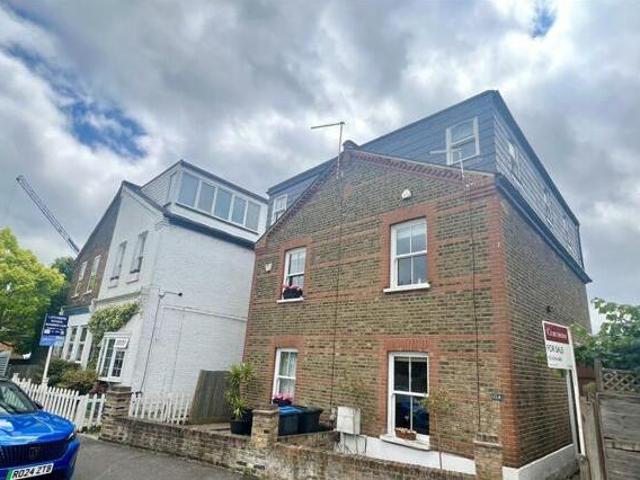 House for sale in Kingston Upon Thames, Greater London