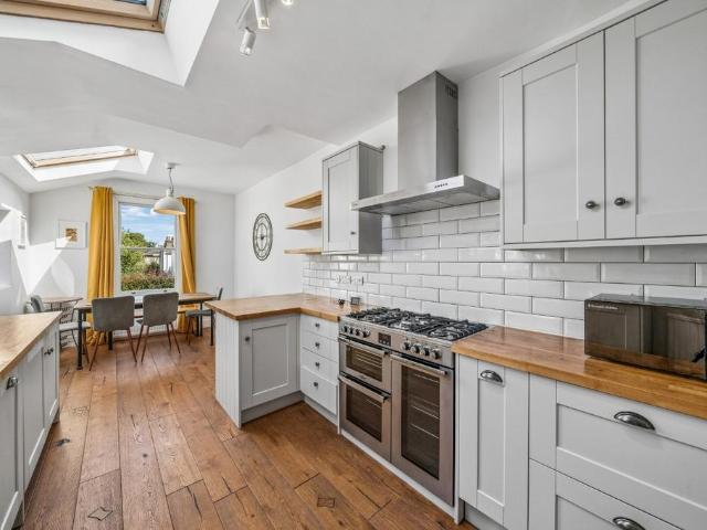 Apartment for rent in East Sheen, Greater London