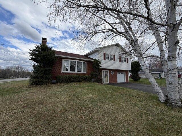 House for sale in East Millinocket, Maine