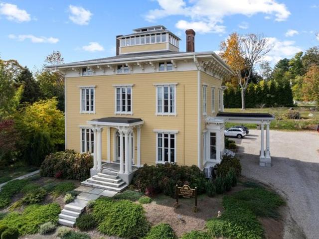 House for sale in Mystic River Historic District, Groton