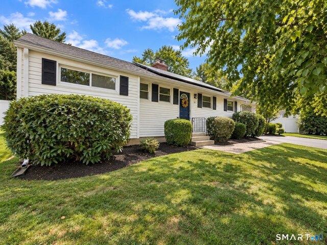 House for sale in Simsbury, Connecticut