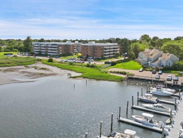 Condo for sale in Stratford, Connecticut