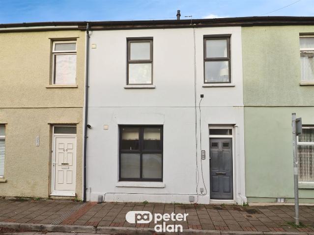 Apartment for rent in Plasnewydd, Falcon Lodge