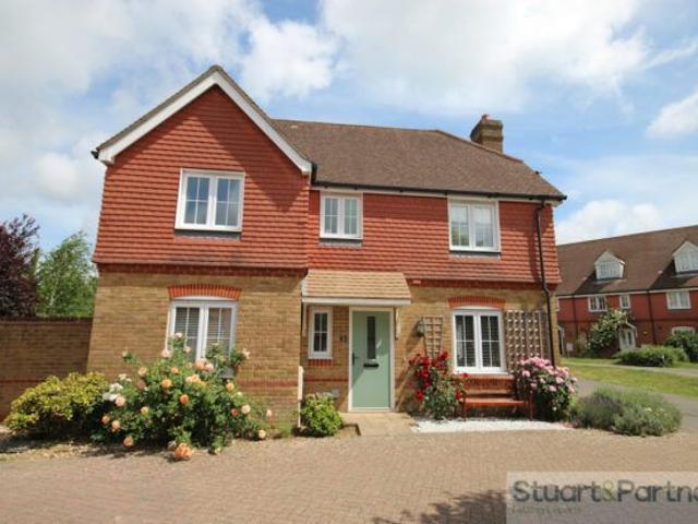 House for rent in Perryfields, West Sussex