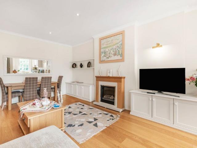 Apartment for rent in St. John's Wood, Greater London