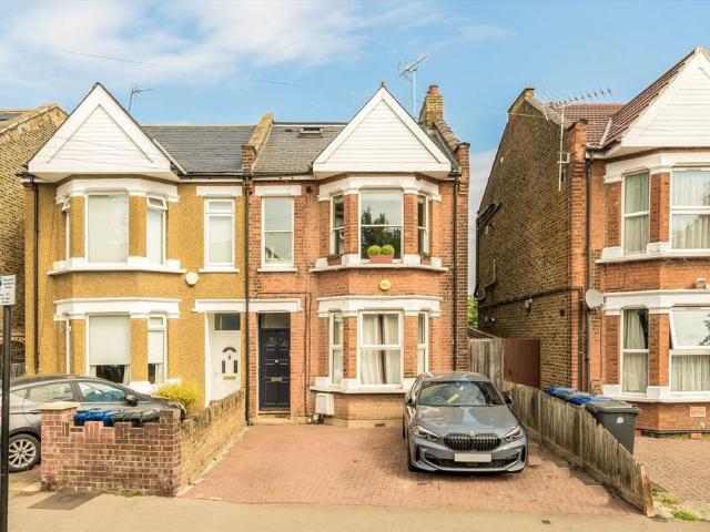 Apartment for rent in London Borough of Ealing, Hanwell