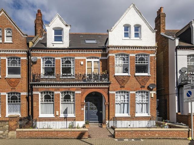 House for rent in Furzedown, Greater London