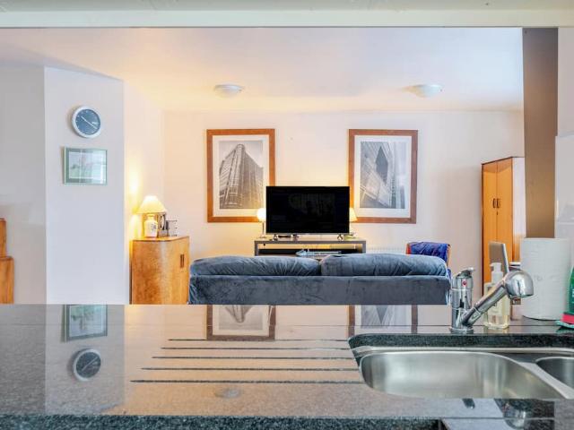 Apartment for rent in Thames Ditton, Elmbridge