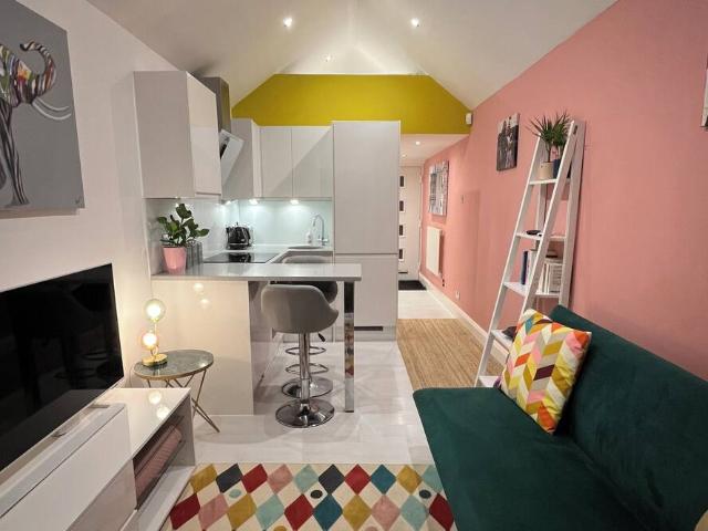 House for rent in Thames Ditton, Elmbridge