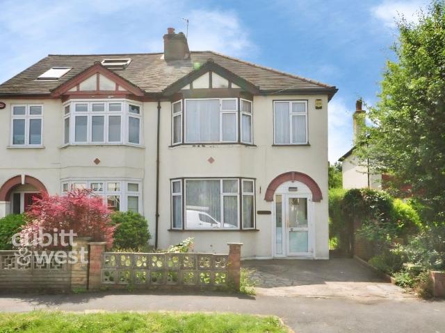 House for rent in London Borough of Sutton, Greater London