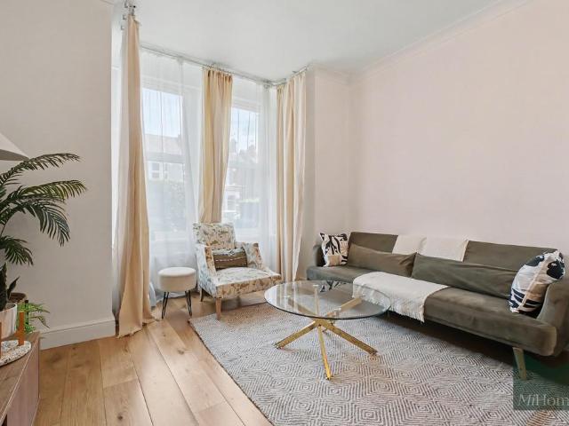 Apartment for rent in Palmers Green, Greater London