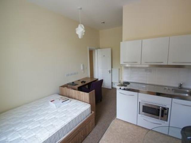 Studio for rent in Tyndall's Park, Feckenham