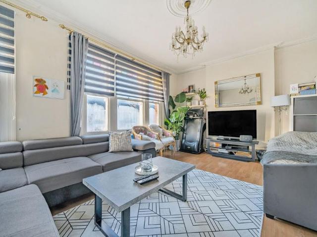 Apartment for rent in Bowes Park, Greater London
