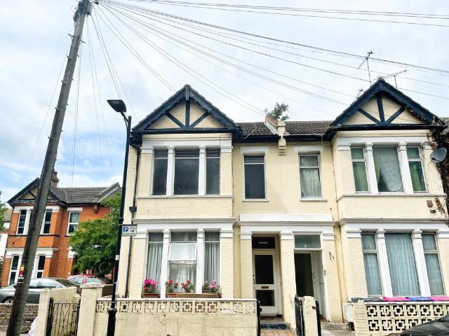 House for rent in Southend City Centre Neighbourhood, Alton Barnes